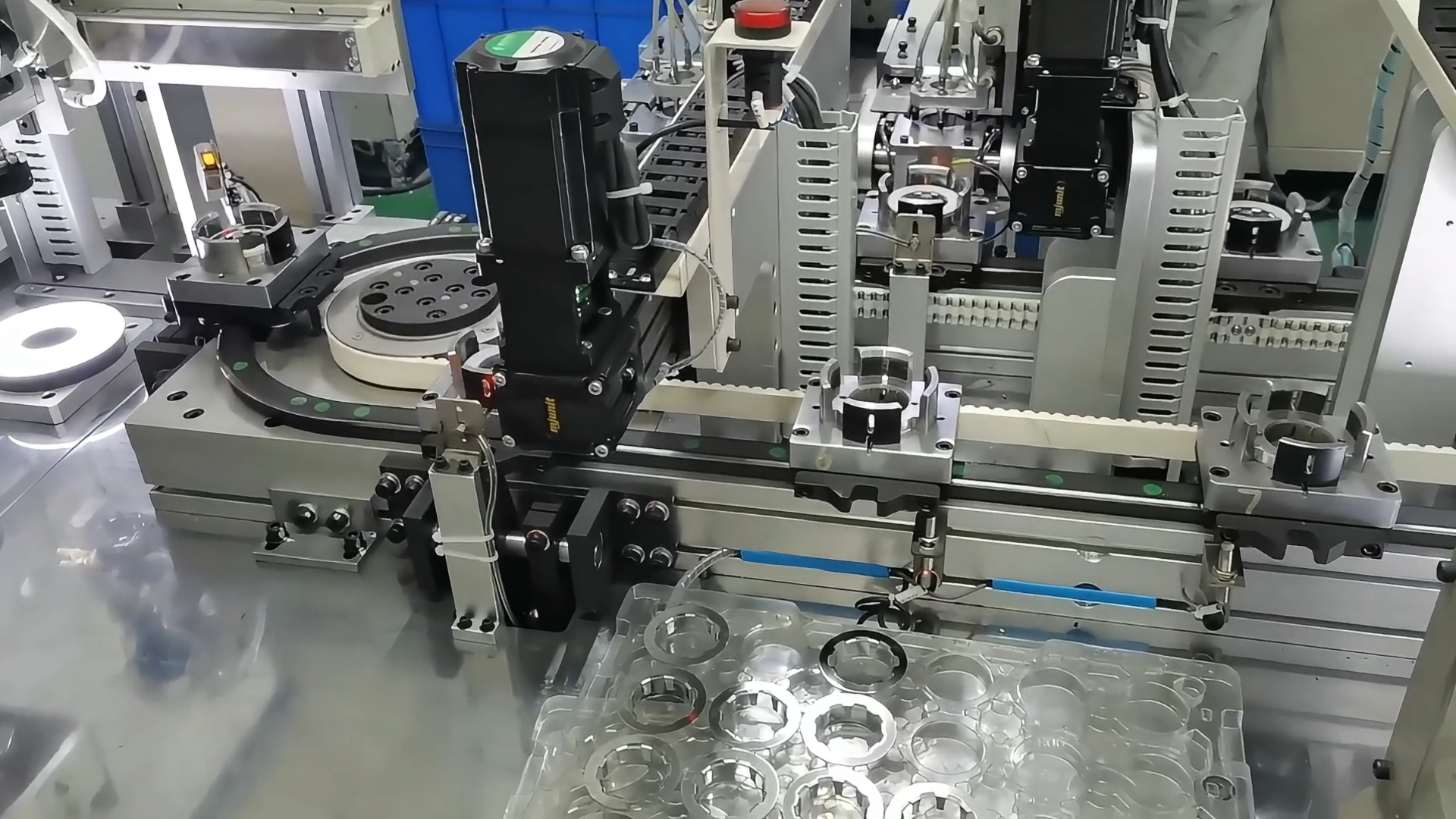 环形导轨输送线在车灯生产线应用