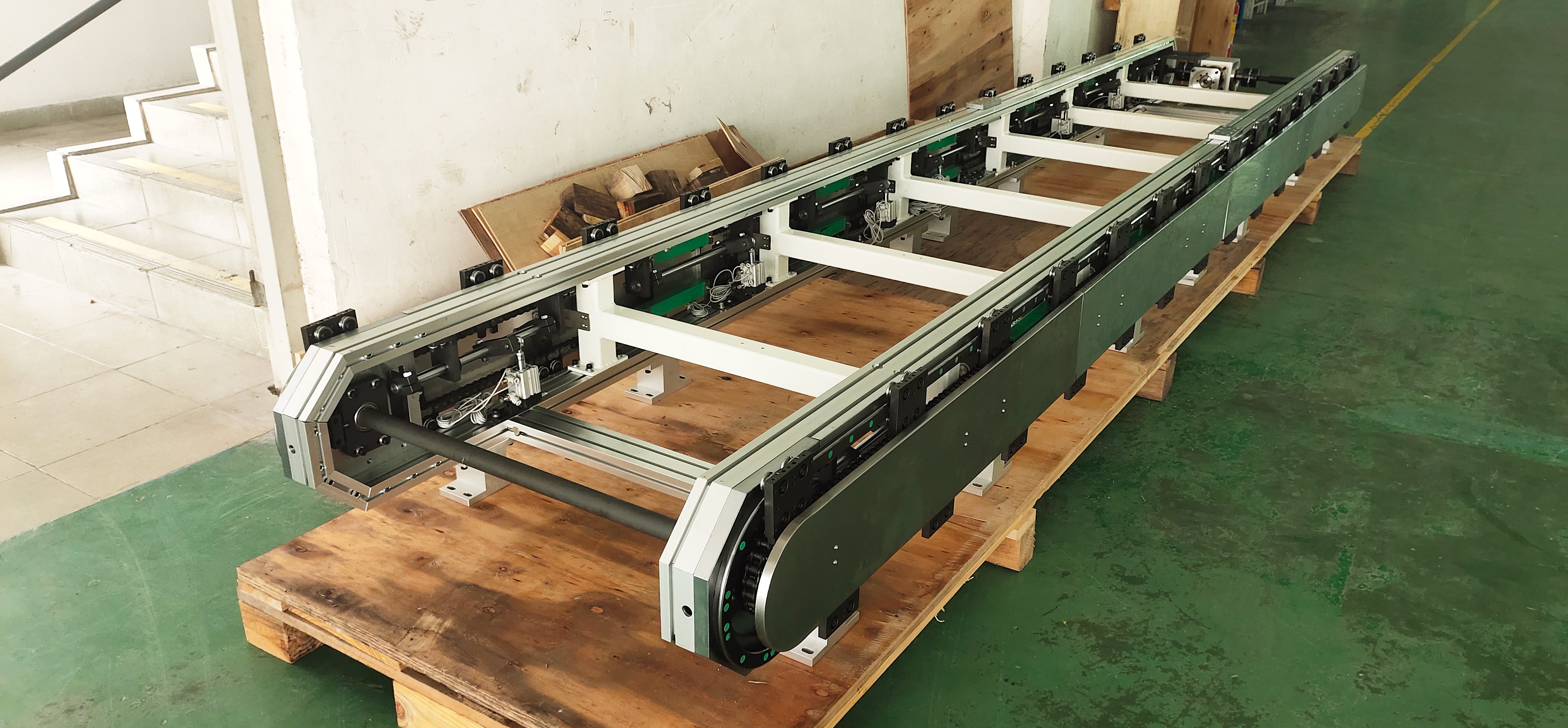 汇思德自动化立式双型材双轨环形导轨输送线系统