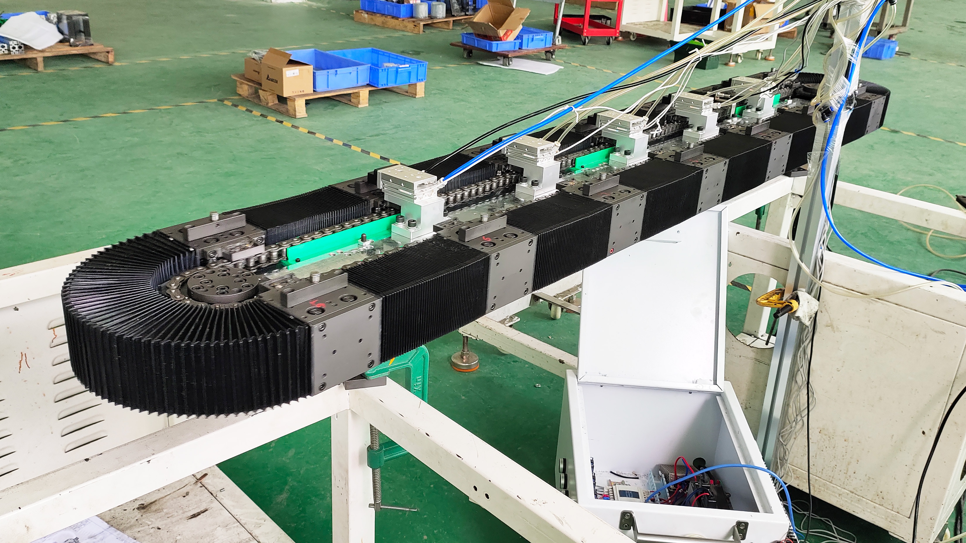 汇思德自动化水平单底板上下双轨环形导轨输送线系统